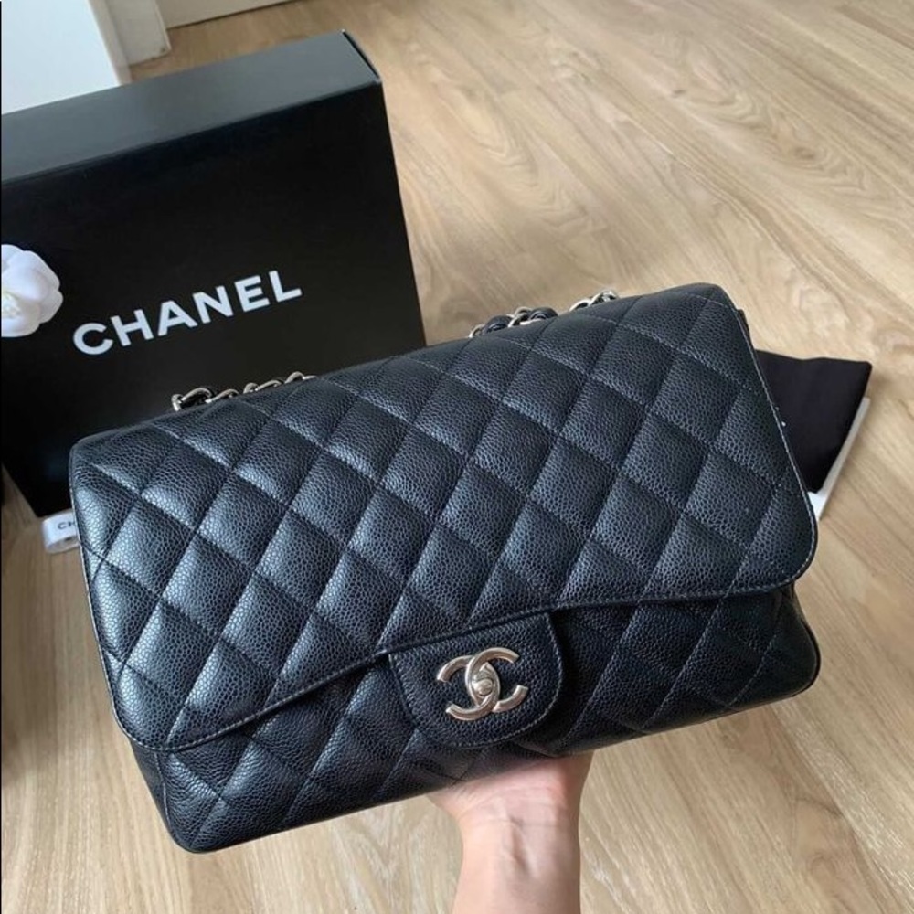 Chanel Jumbo Single flap bag